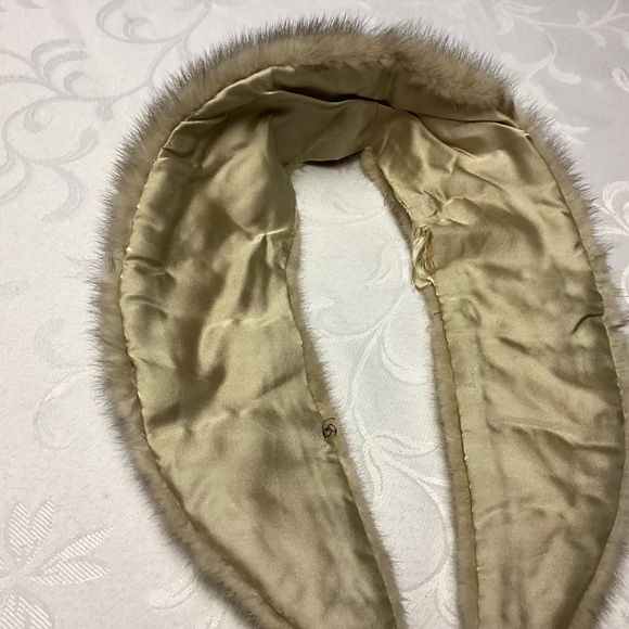 MINK FUR COLLAR. WRAP. - Picture 2 of 6